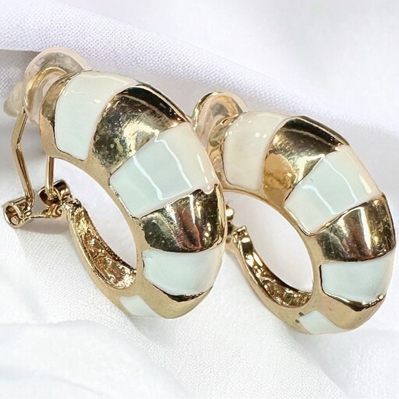 NEW Gold, Black & White Striped Interlocking Link Large Hoop Statement Earrings - Picture 8 of 16